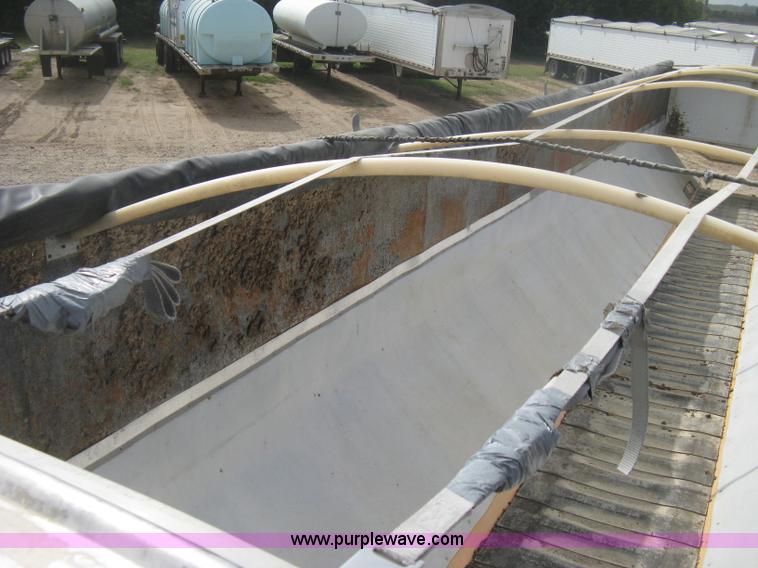 image for item H6314 1998 Trinity 43' belt trailer