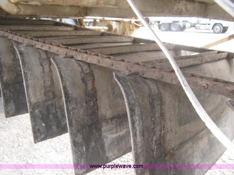 image for item H6314 1998 Trinity 43' belt trailer