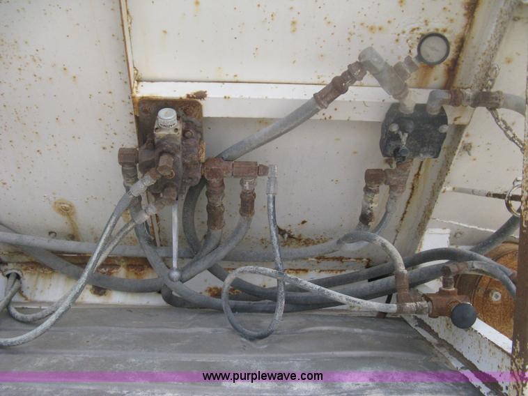 image for item H6314 1998 Trinity 43' belt trailer