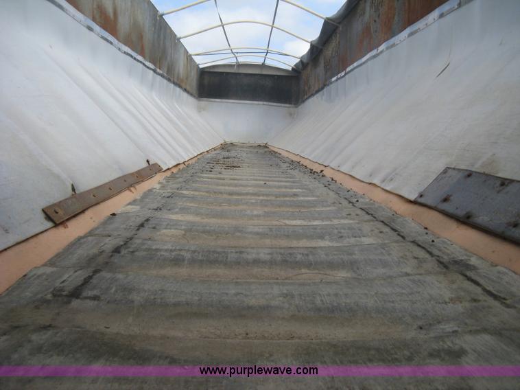 image for item H6314 1998 Trinity 43' belt trailer