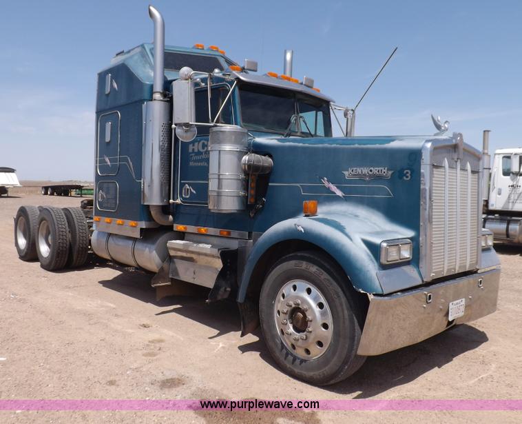 image for item H7013 1995 Kenworth W900 semi truck