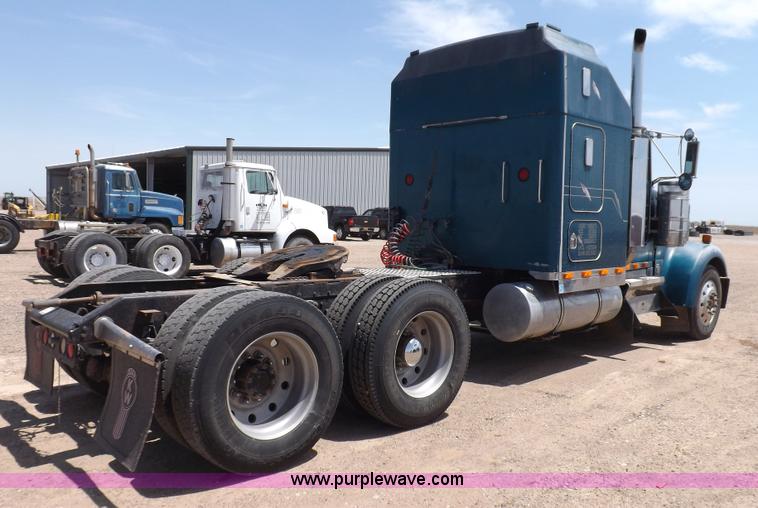 image for item H7013 1995 Kenworth W900 semi truck