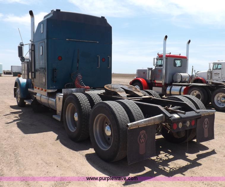 image for item H7013 1995 Kenworth W900 semi truck