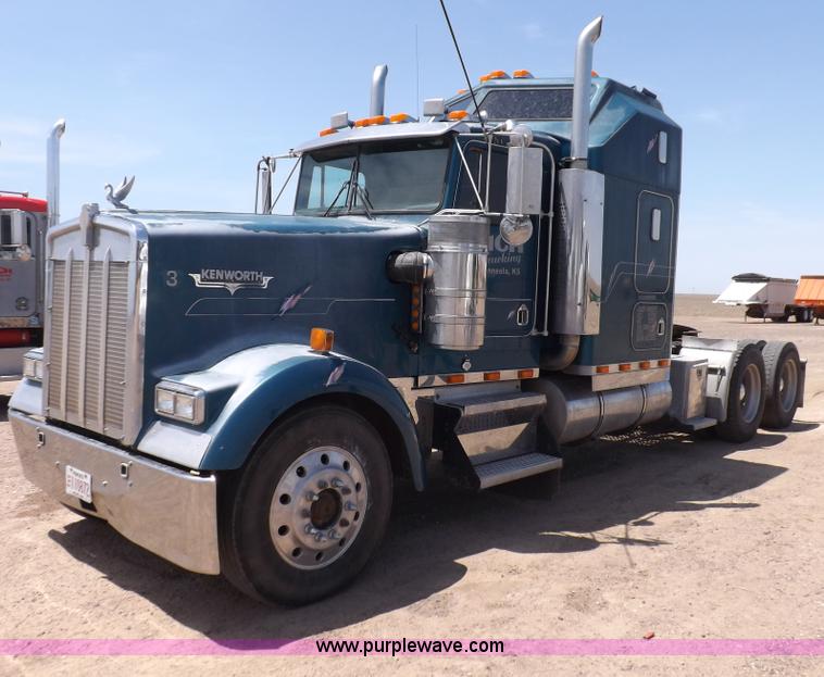 image for item H7013 1995 Kenworth W900 semi truck