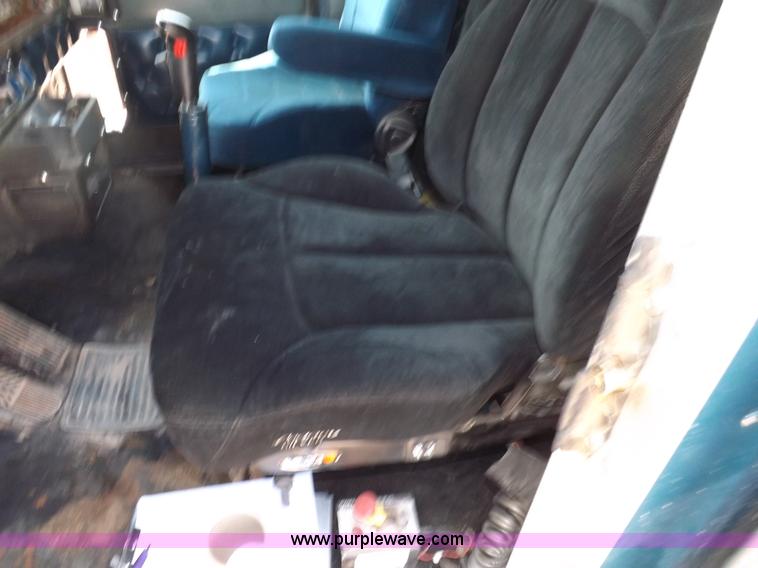 image for item H7013 1995 Kenworth W900 semi truck