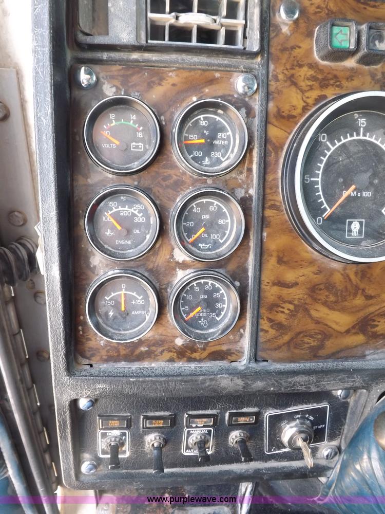 image for item H7013 1995 Kenworth W900 semi truck