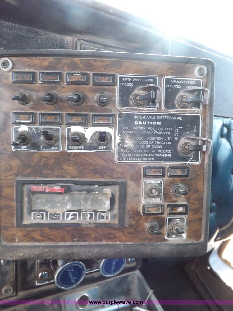 image for item H7013 1995 Kenworth W900 semi truck