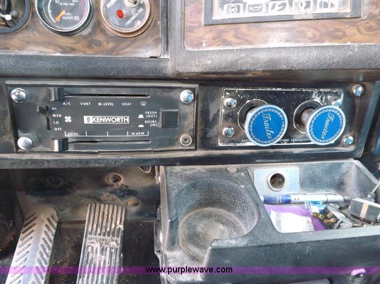 image for item H7013 1995 Kenworth W900 semi truck