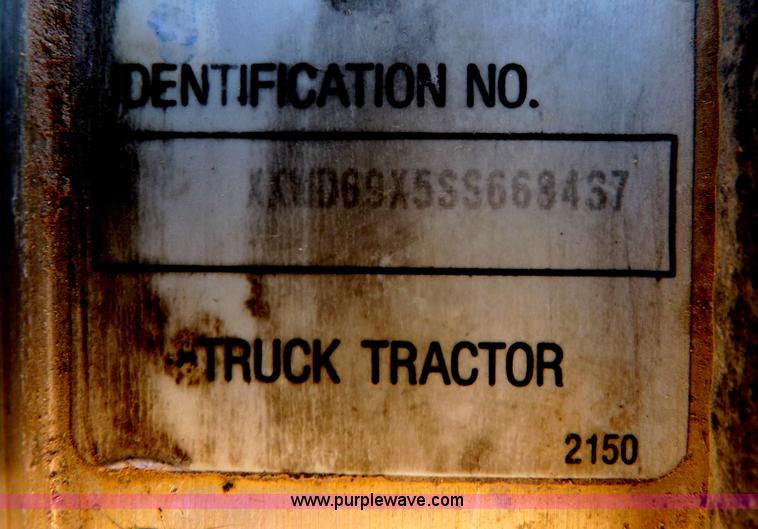 image for item H7013 1995 Kenworth W900 semi truck