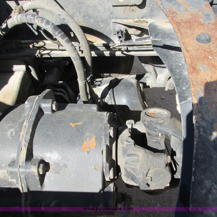 image for item I4980 2002 Freightliner Century Class ST120 semi truck