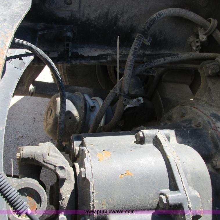 image for item I4980 2002 Freightliner Century Class ST120 semi truck