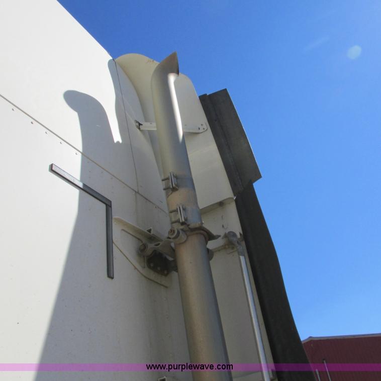 image for item I4980 2002 Freightliner Century Class ST120 semi truck