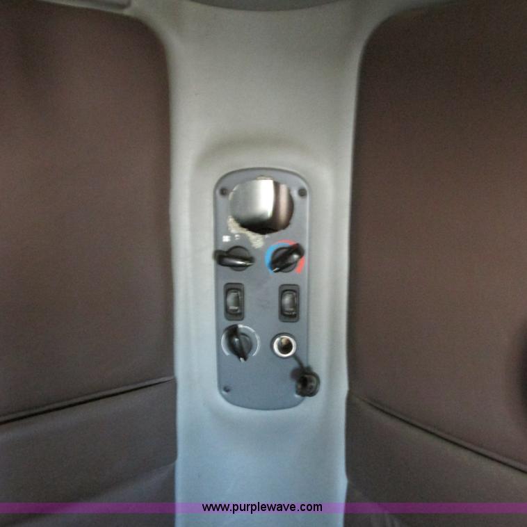 image for item I4980 2002 Freightliner Century Class ST120 semi truck