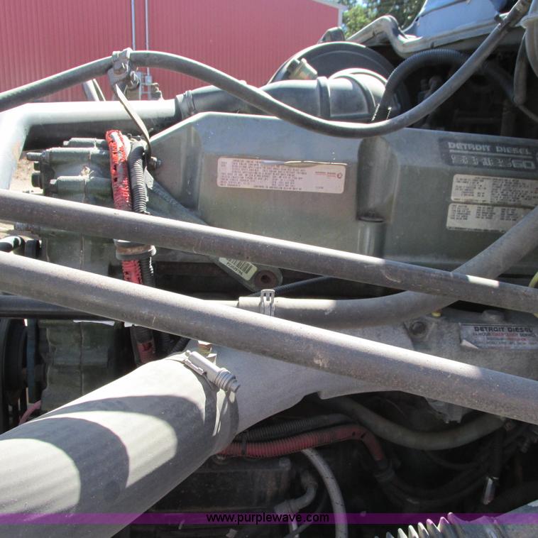 image for item I4980 2002 Freightliner Century Class ST120 semi truck