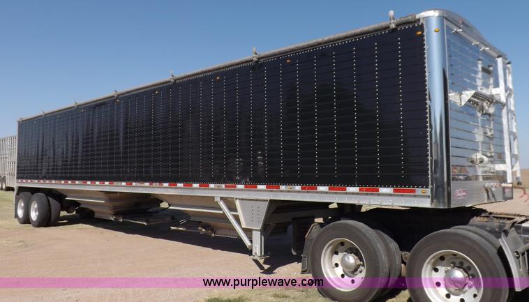 image for item I7586 2012 Wilson DWH 550B Pacesetter grain trailer