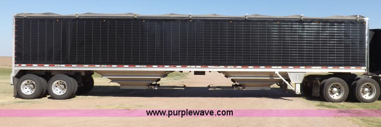 image for item I7586 2012 Wilson DWH 550B Pacesetter grain trailer
