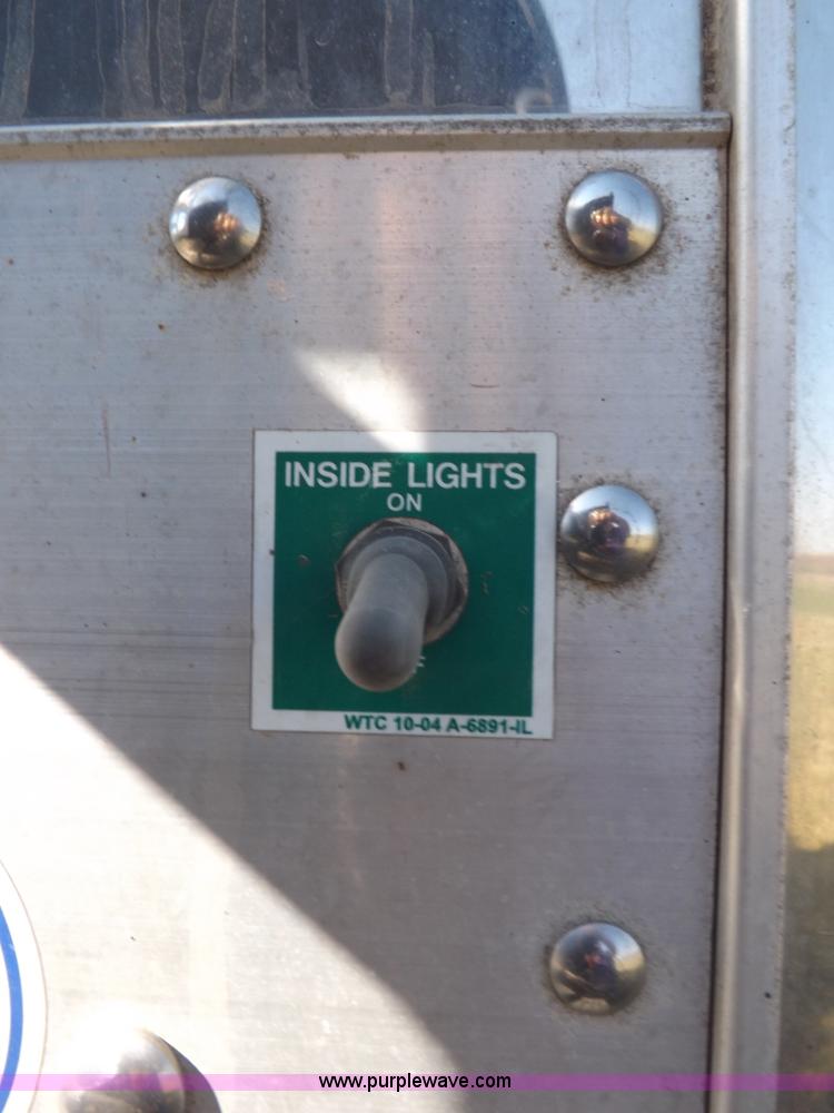 image for item I7586 2012 Wilson DWH 550B Pacesetter grain trailer