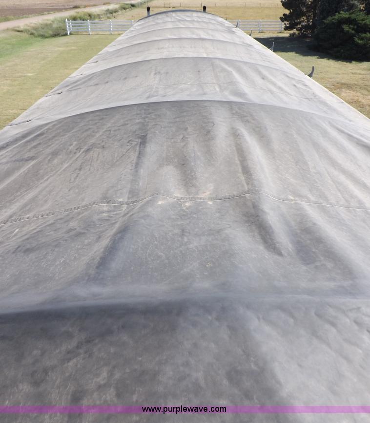 image for item I7586 2012 Wilson DWH 550B Pacesetter grain trailer