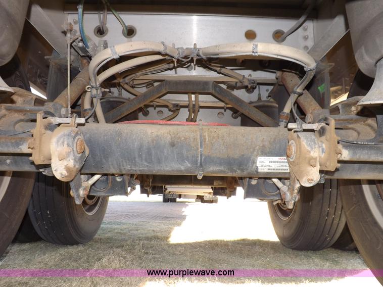 image for item I7586 2012 Wilson DWH 550B Pacesetter grain trailer