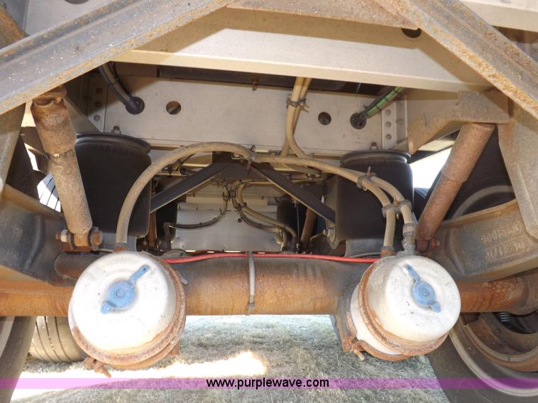 image for item I7586 2012 Wilson DWH 550B Pacesetter grain trailer