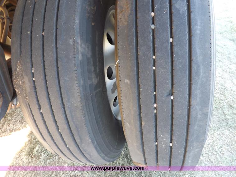 image for item I7586 2012 Wilson DWH 550B Pacesetter grain trailer