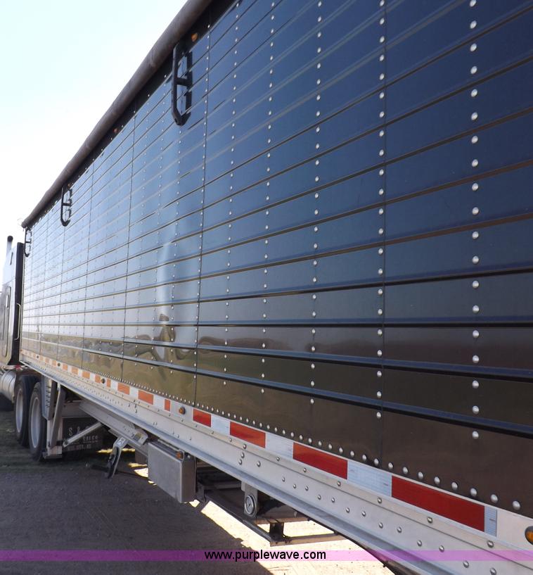 image for item I7586 2012 Wilson DWH 550B Pacesetter grain trailer