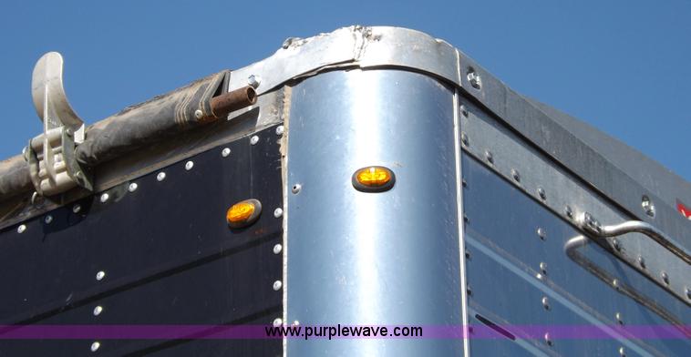 image for item I7586 2012 Wilson DWH 550B Pacesetter grain trailer