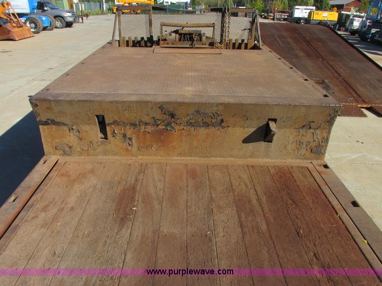 image for item A8646 2008 Ledwell LW53HT3-10-PB Hydratail triple axle trailer