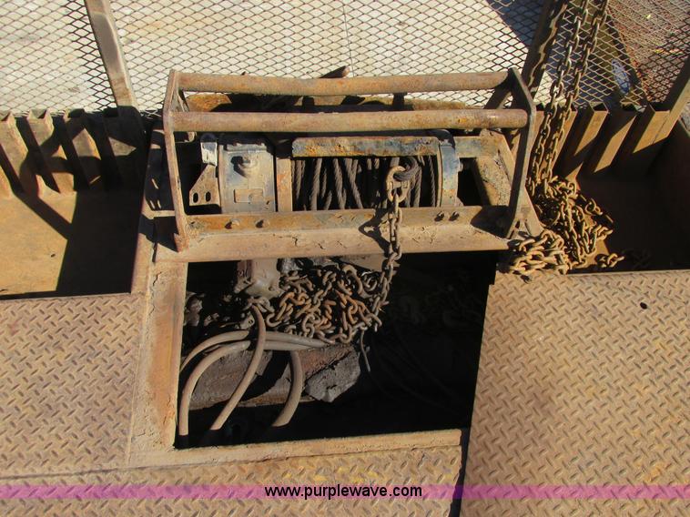 image for item A8646 2008 Ledwell LW53HT3-10-PB Hydratail triple axle trailer