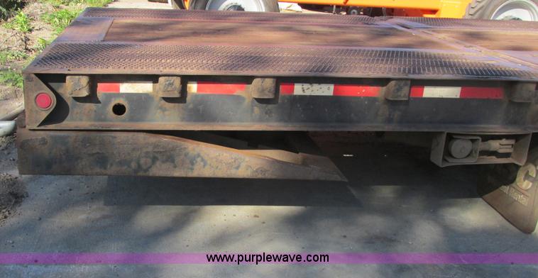 image for item A8646 2008 Ledwell LW53HT3-10-PB Hydratail triple axle trailer