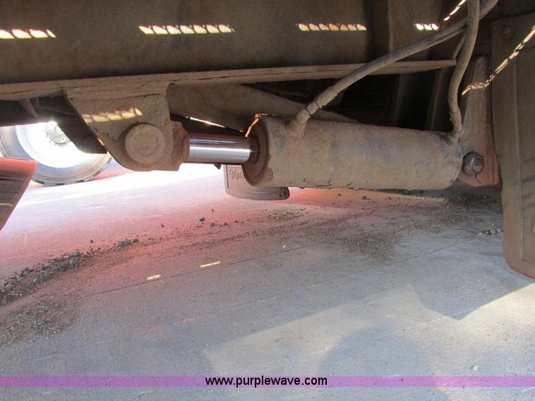 image for item A8646 2008 Ledwell LW53HT3-10-PB Hydratail triple axle trailer