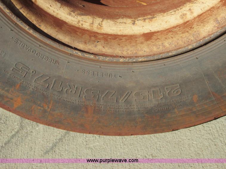 image for item A8646 2008 Ledwell LW53HT3-10-PB Hydratail triple axle trailer