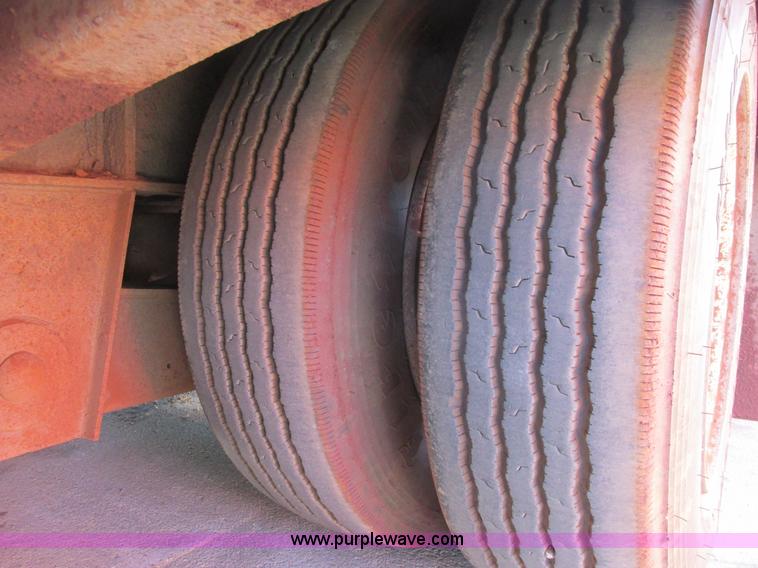 image for item A8646 2008 Ledwell LW53HT3-10-PB Hydratail triple axle trailer