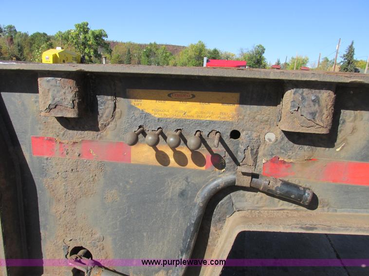 image for item A8646 2008 Ledwell LW53HT3-10-PB Hydratail triple axle trailer