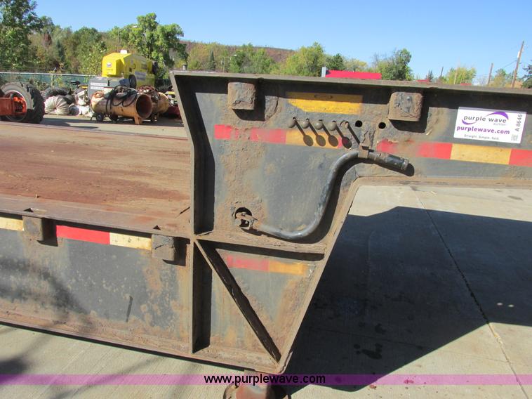 image for item A8646 2008 Ledwell LW53HT3-10-PB Hydratail triple axle trailer