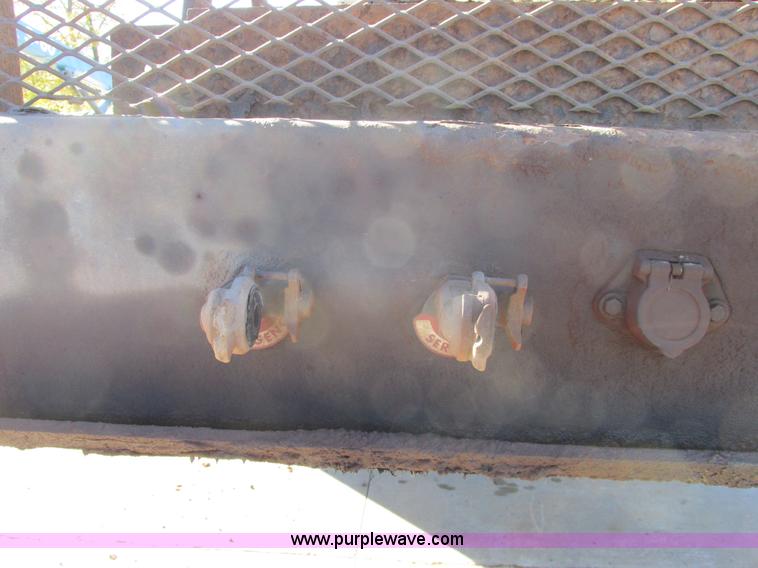 image for item A8646 2008 Ledwell LW53HT3-10-PB Hydratail triple axle trailer