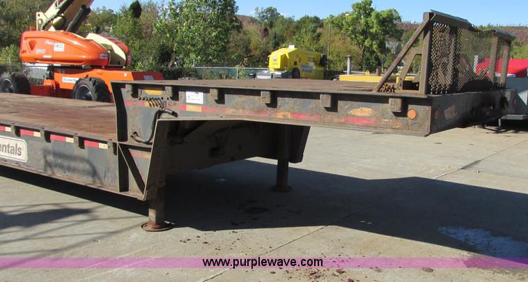 image for item A8646 2008 Ledwell LW53HT3-10-PB Hydratail triple axle trailer