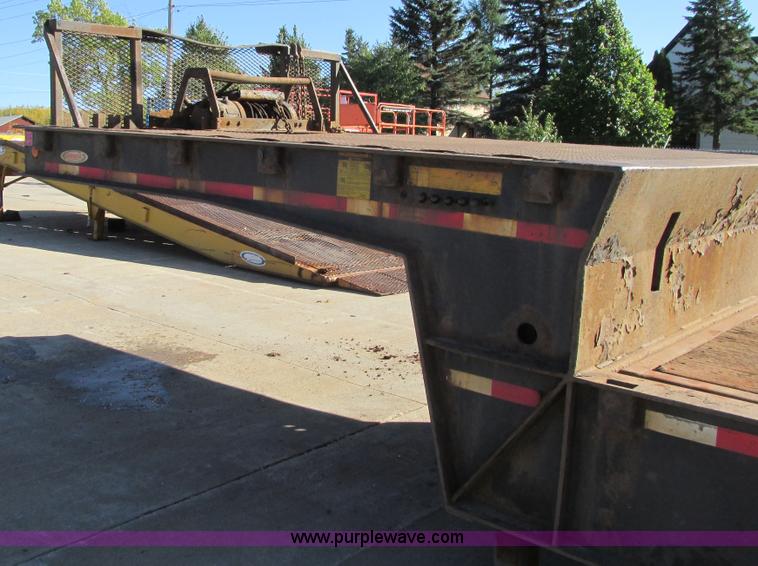 image for item A8646 2008 Ledwell LW53HT3-10-PB Hydratail triple axle trailer