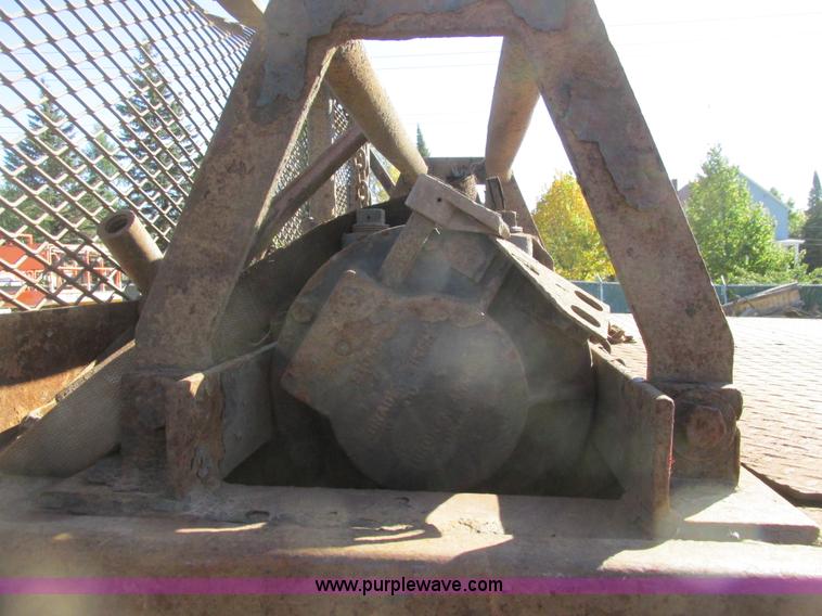 image for item A8646 2008 Ledwell LW53HT3-10-PB Hydratail triple axle trailer