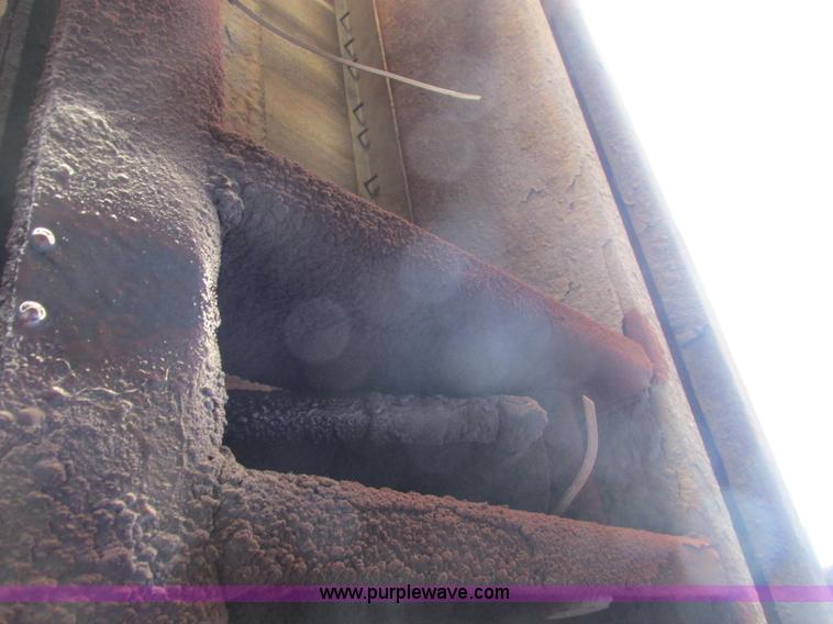 image for item A8646 2008 Ledwell LW53HT3-10-PB Hydratail triple axle trailer