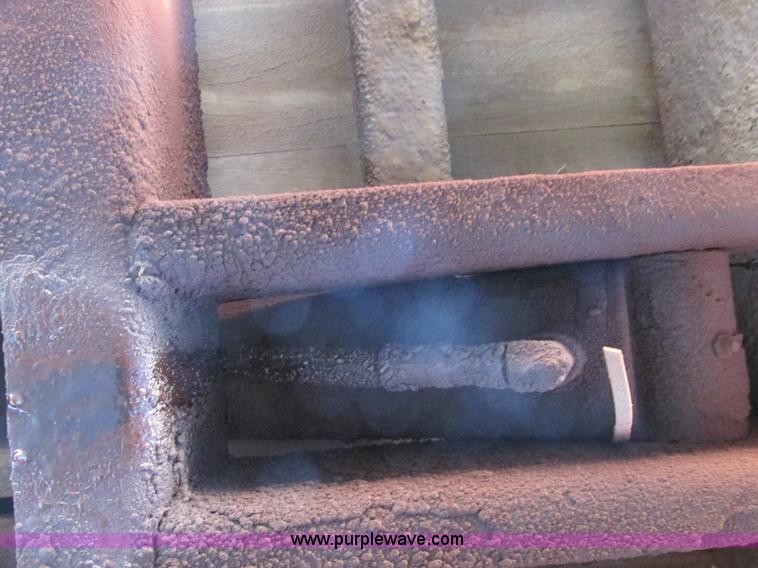 image for item A8646 2008 Ledwell LW53HT3-10-PB Hydratail triple axle trailer