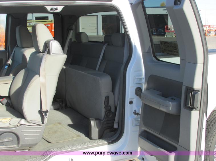 image for item A8647 2007 Ford F150 pickup truck