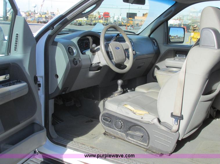 image for item A8647 2007 Ford F150 pickup truck