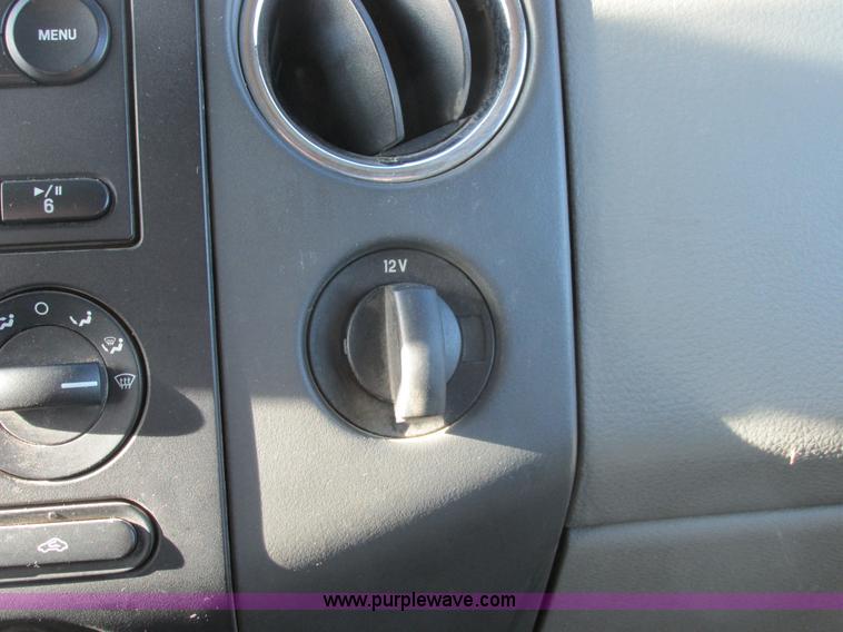 image for item A8647 2007 Ford F150 pickup truck