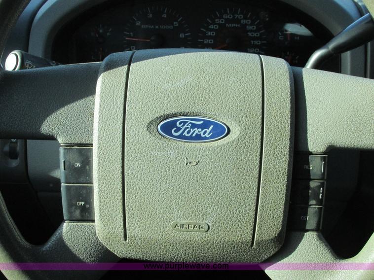 image for item A8647 2007 Ford F150 pickup truck