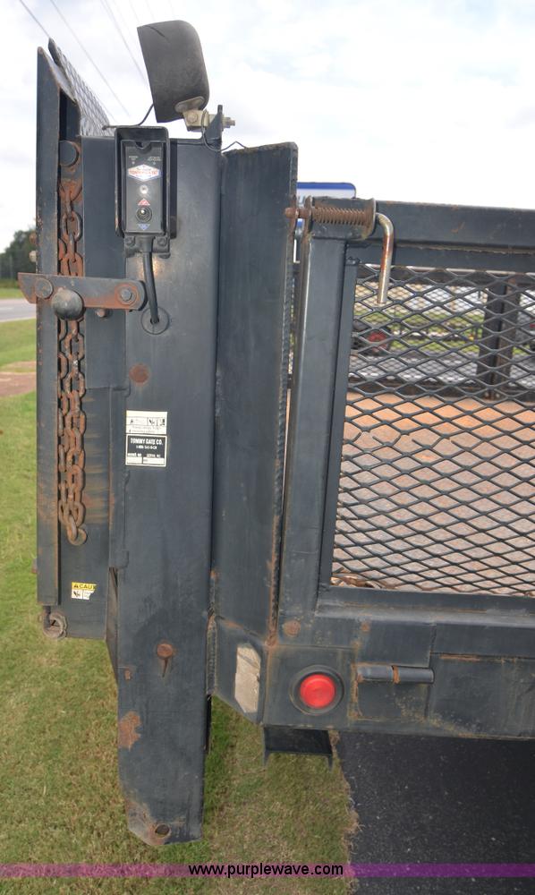 image for item C1456 2004 Ford F450 Super Duty utility truck