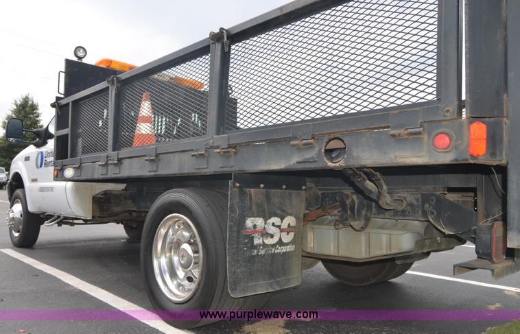 image for item C1456 2004 Ford F450 Super Duty utility truck