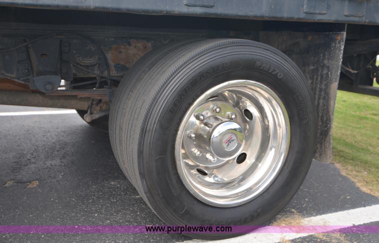 image for item C1456 2004 Ford F450 Super Duty utility truck