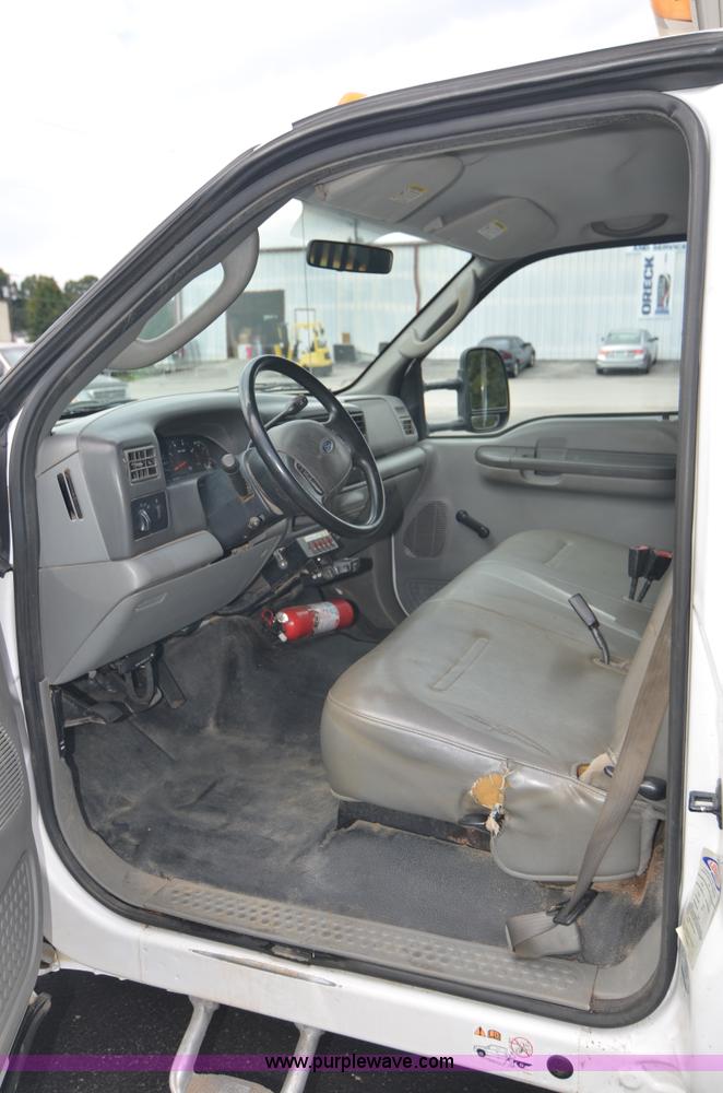 image for item C1456 2004 Ford F450 Super Duty utility truck