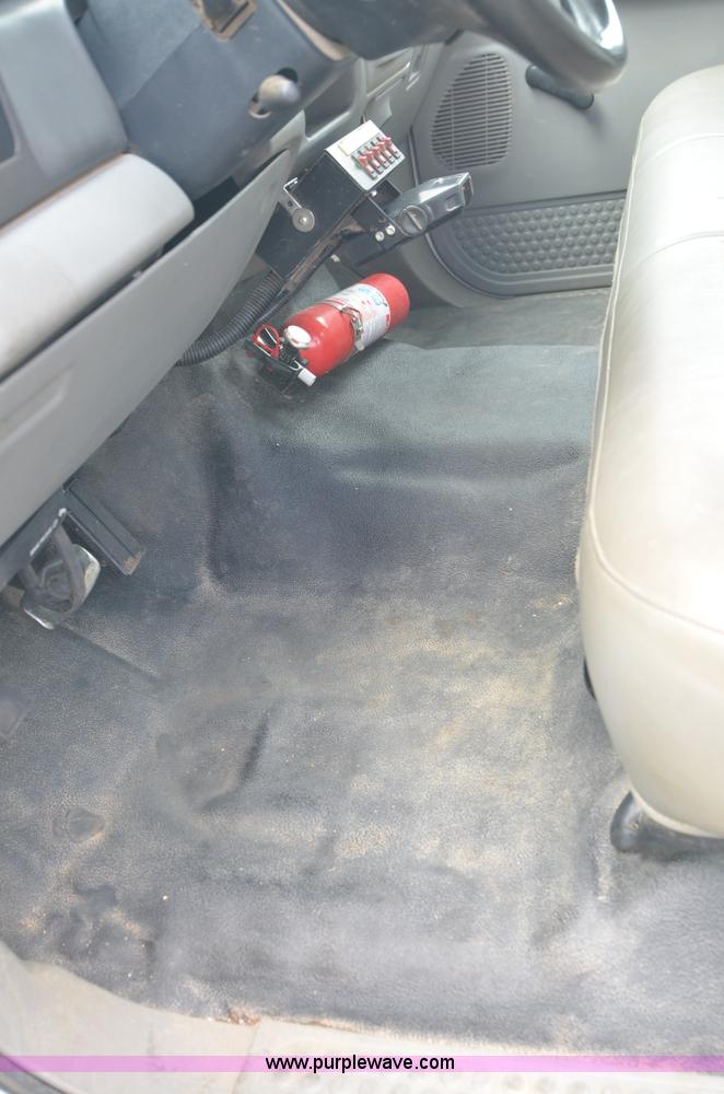 image for item C1456 2004 Ford F450 Super Duty utility truck